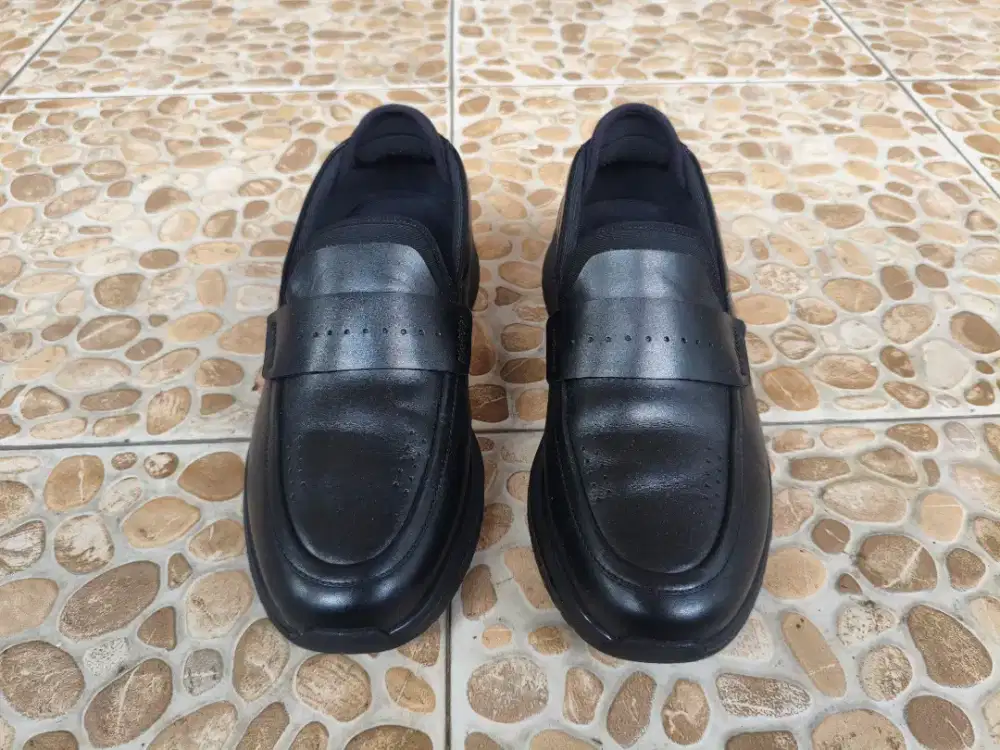 PRABU Miguni Black Slip On sz 42