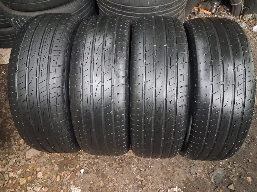 Continental ultracontact uc6 235,60 R18