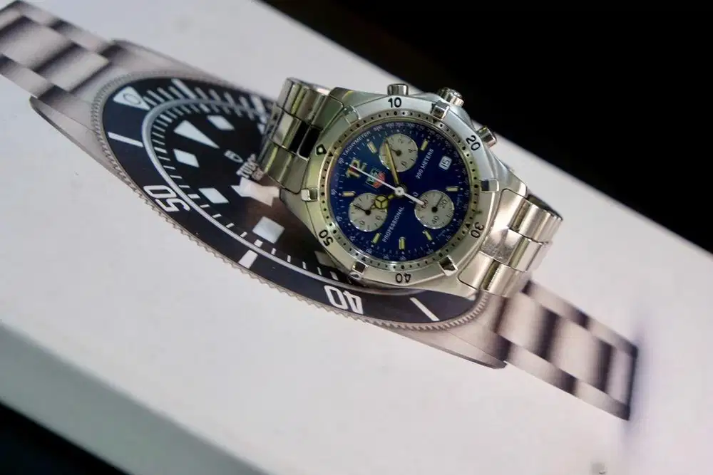 Tag Heuer Professional 2000 Chronograph