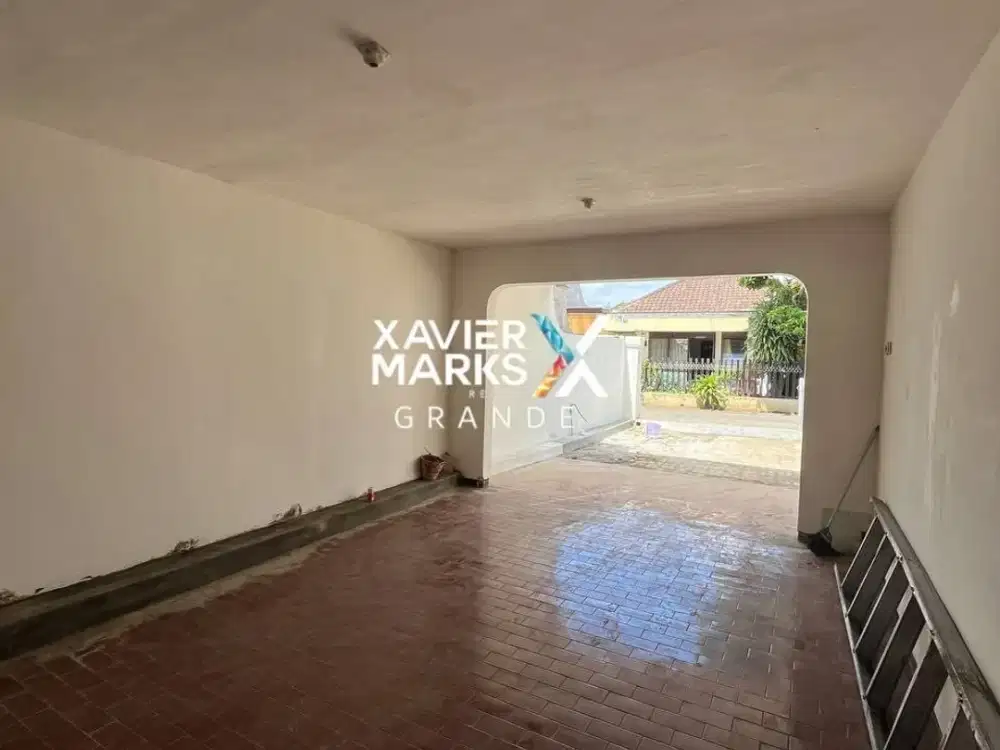 Disewakan rumah cocok untuk cafe, kantor dan gudang di jalan Logam Logam, Blimbing, Malang