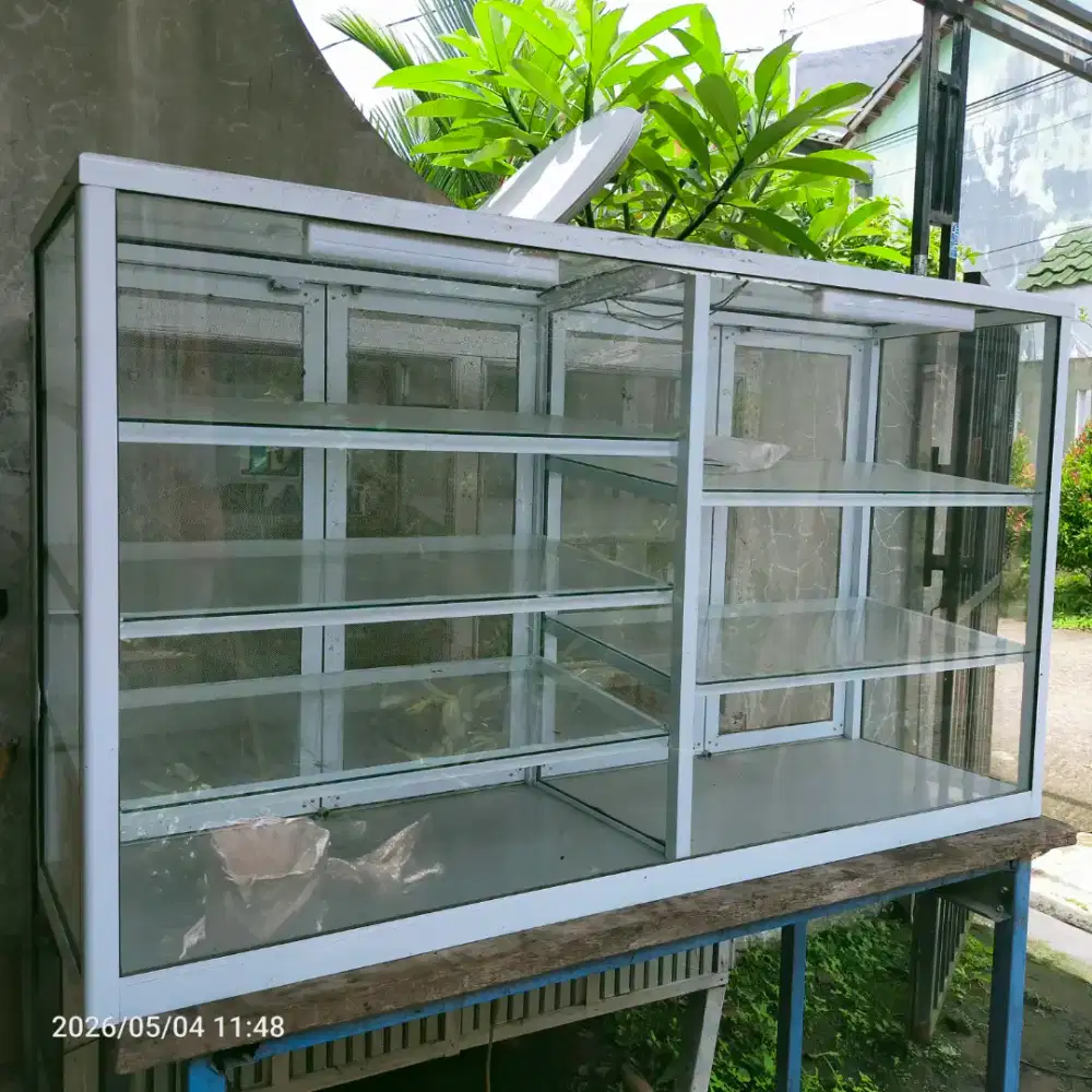 Etalase bekas 90% mulus