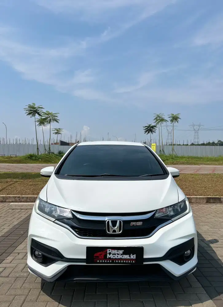 HONDA JAZZ 1.5 RS ( VERY GOOD CONDITION )