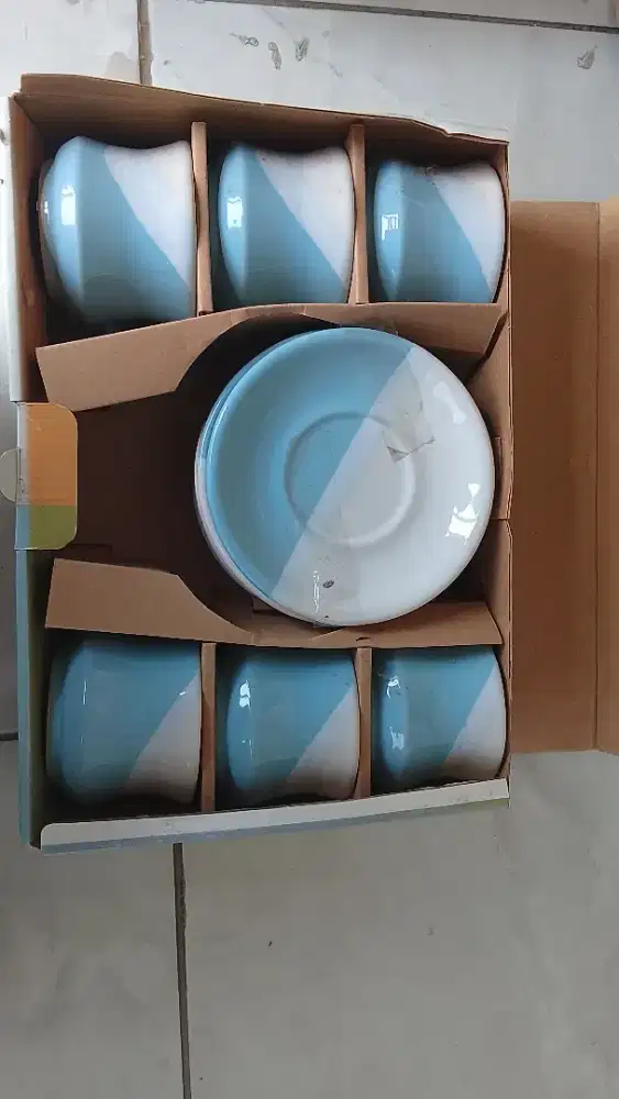 Cangkir set biru-putih