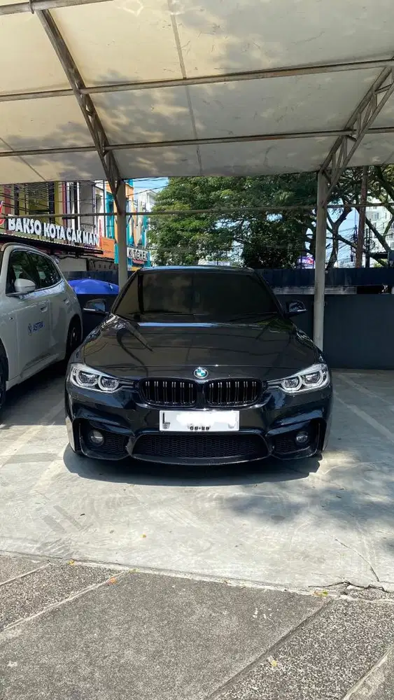 BMW 330i 2018 Bensin