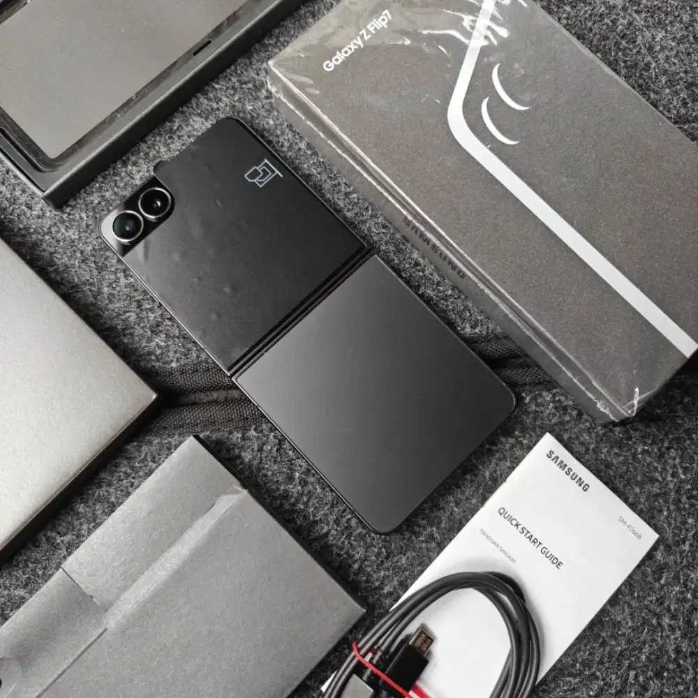 Samsung Galaxy Z Flip 7 12/256 SEIN Fullset