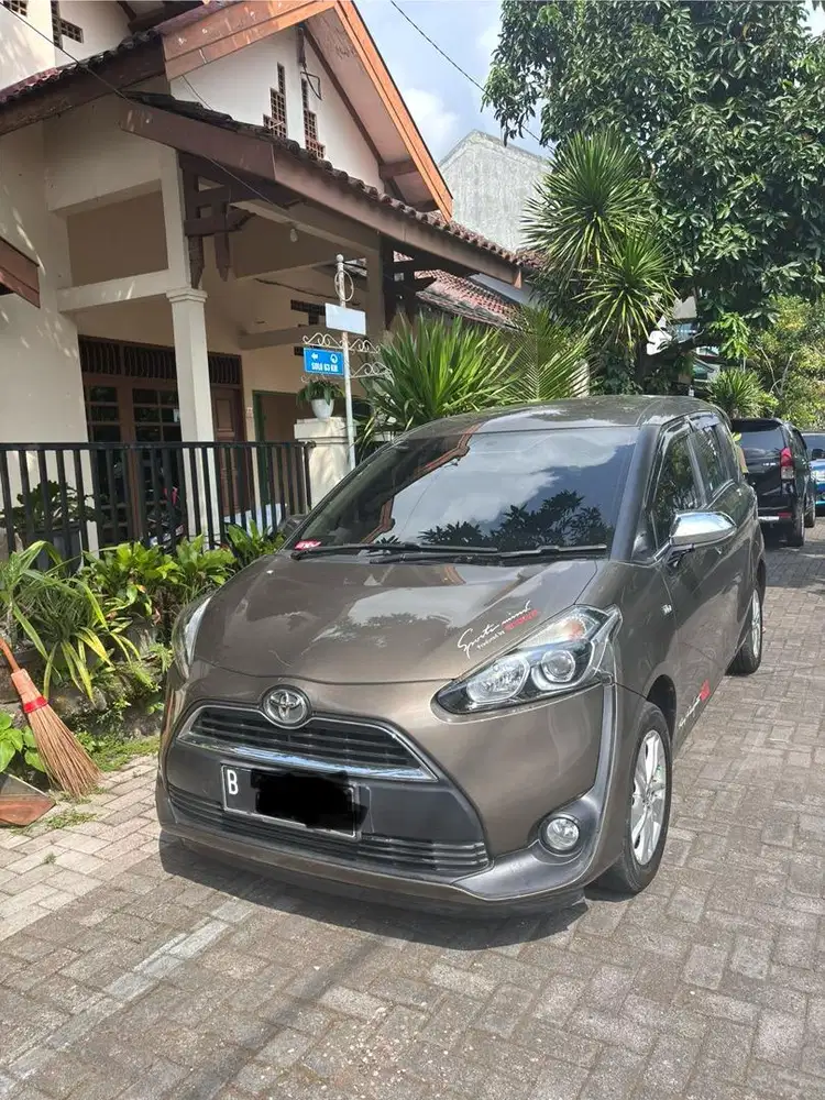 Di Jual Toyota Sienta