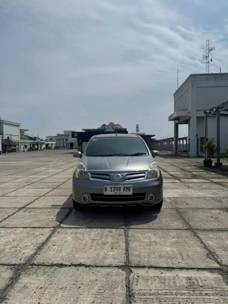 Nissan Livina XV Ultimate 1.5 AT 2011