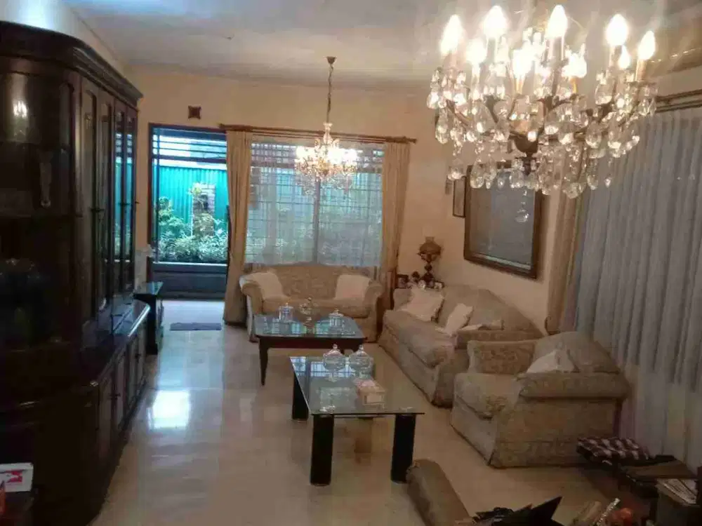 Rumah Lama 2 Lantai Hitung Jual Tanah Saja di H. Nawi Gandaria Selatan