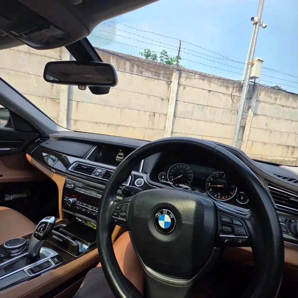 Bmw 730li istimewa terawat low km