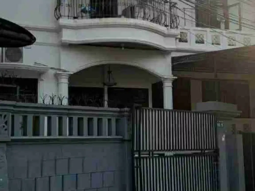 Rumah 2 lantai siap huni dekat MRT Cipete di Cipete Jaksel