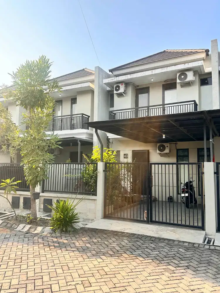 Rumah 2 Lantai Terawat Siap Huni Lokasi Strategis