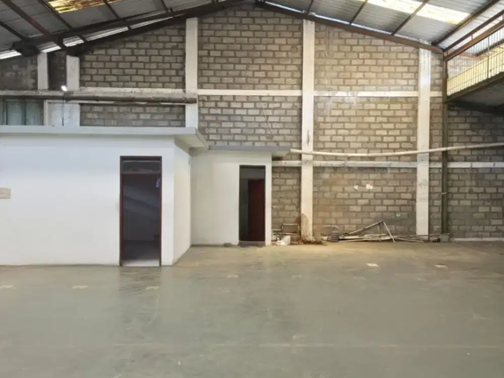 Disewakan Gudang Siap Pakai LB 1.300m² Area Batununggal, Jln. Soekarno Hatta, Kota Bandung