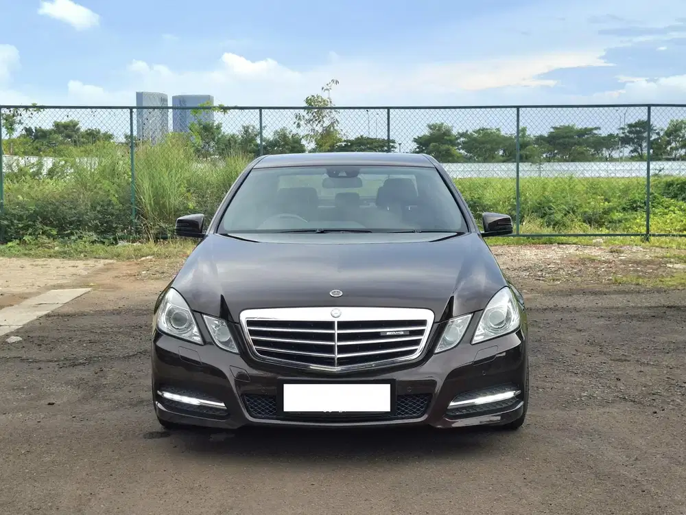 MERCY E250 AVANTGARDE AT 2011 Bensin