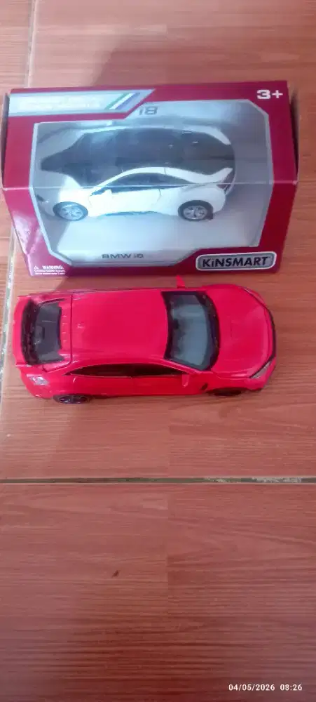Mobilan BMW i8 Putih & Civic Type R Merah