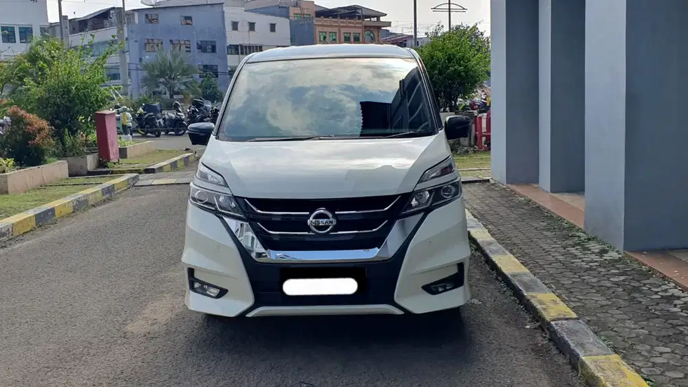 Km44rb nissan serena hws two tone 2019 hitam