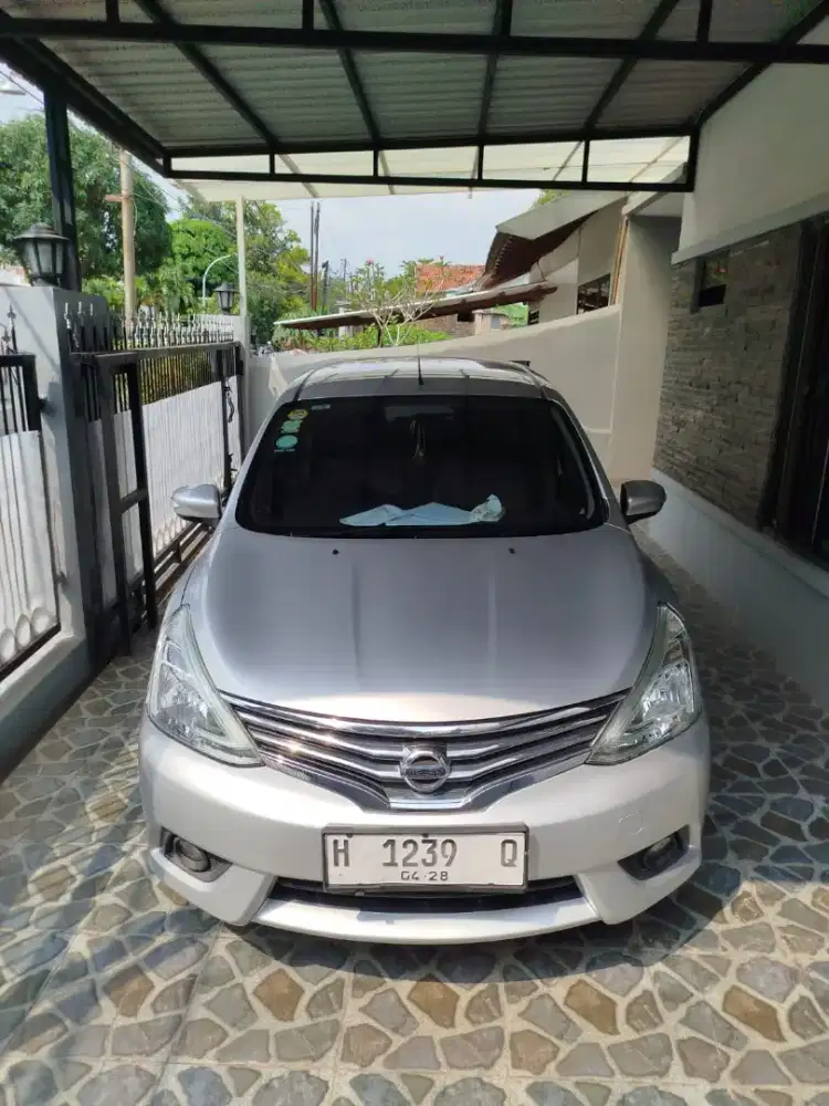 Nissan Grand Livina XV 1.5 AT