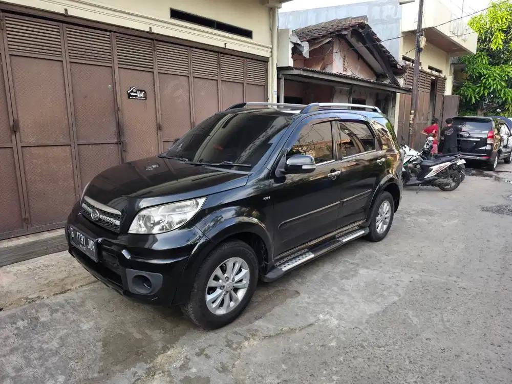 Daihatsu Terios TX Adventure Manual MT Tahun 2012 Hitam , 2013