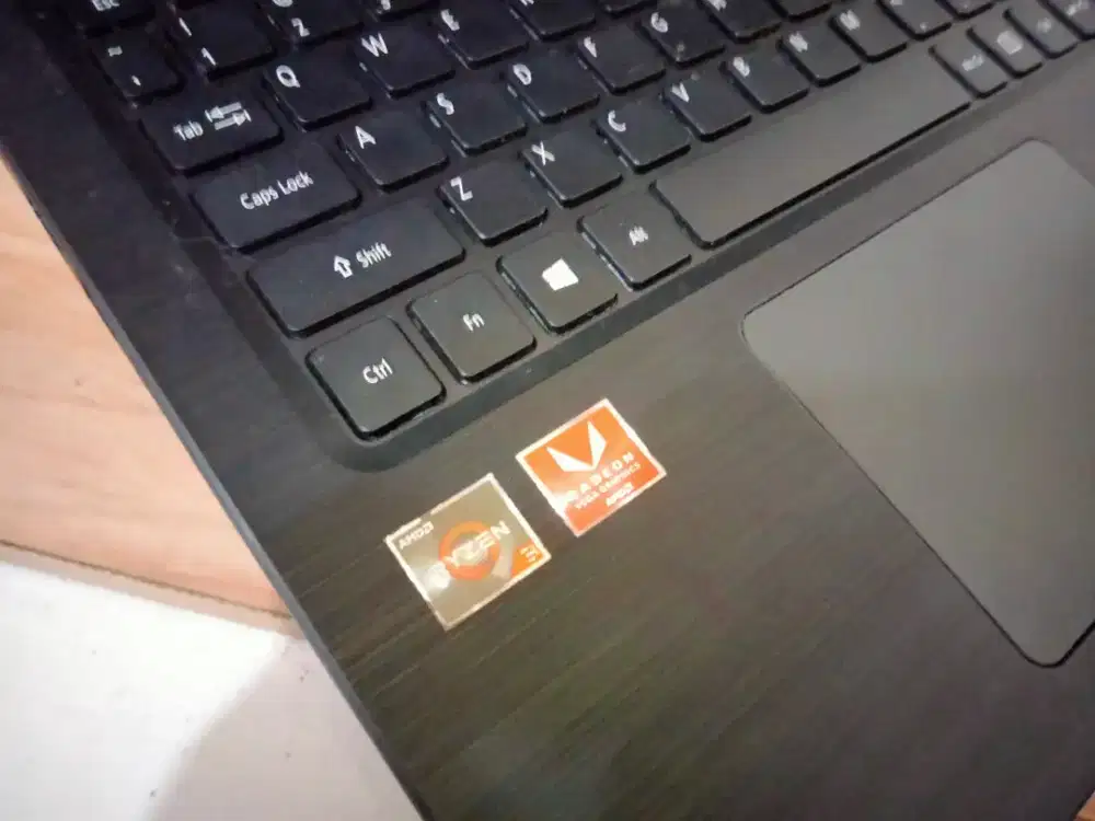 Acer a315-41/AMD RYZEN 3-2200u/ram4gb/ssd 128gb kencang/VGA AMD Radeon