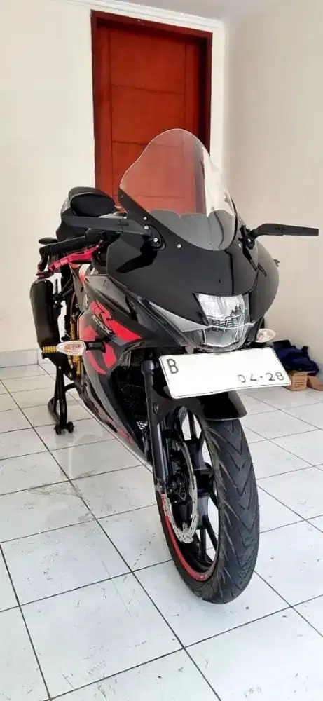 BU! JUAL CEPAT GSX R150 2018 BLACK