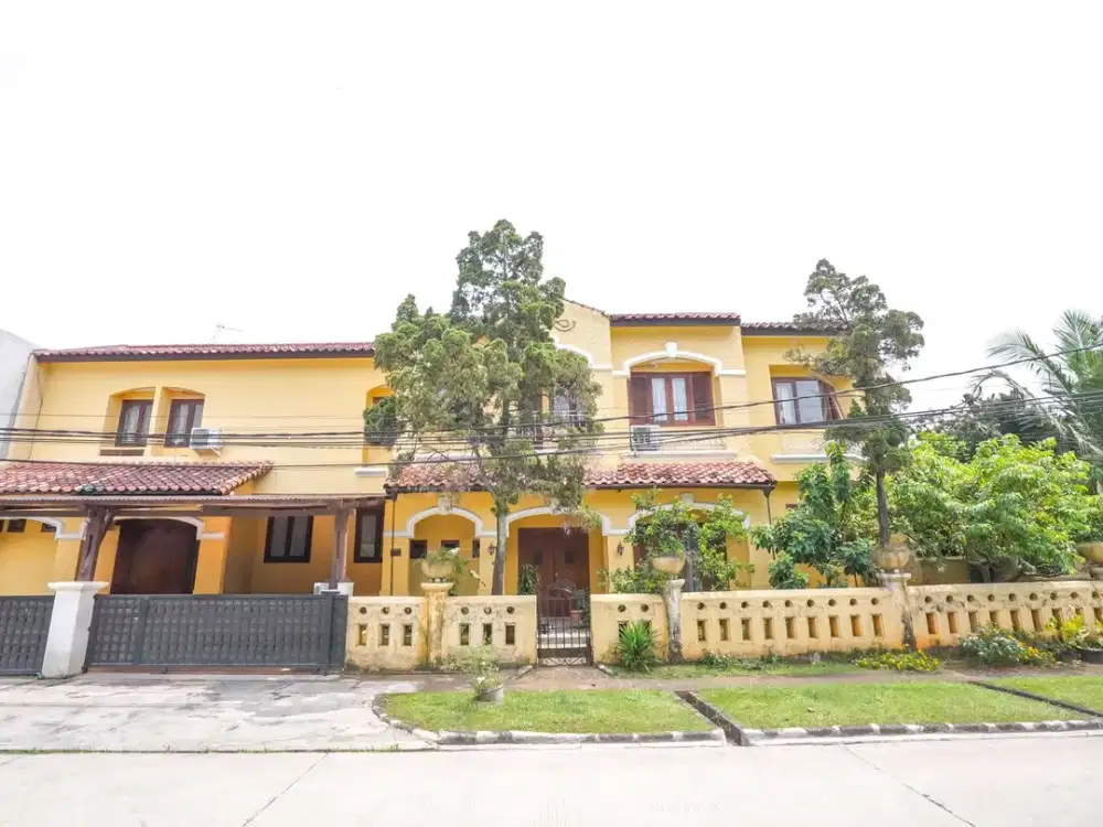 Rumah 5 Kamar Tidur Hadap Timur 9 menit ke Gerbang Tol Brigif J-44036