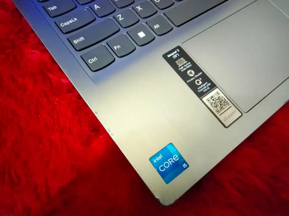 Lenovo ip slim3/core i5-gen11/RAM 8gb/SSD512gb /vga  iris xe graphics