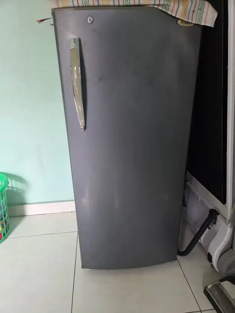 Dijual cepat Freezer murah. Bekas stok ASI