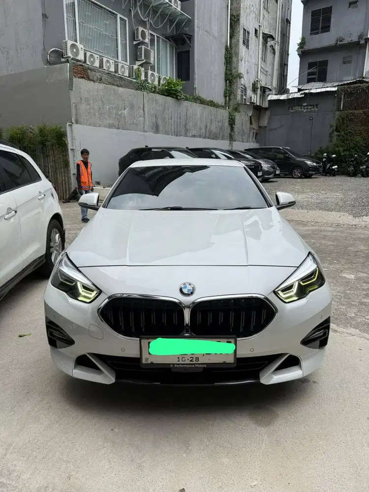Dijual BMW 218i tahun 2023 dengan kondisi sangat terawat dan siap paka