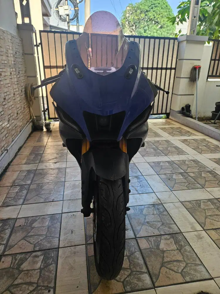 R15 v 4 2022 dijual