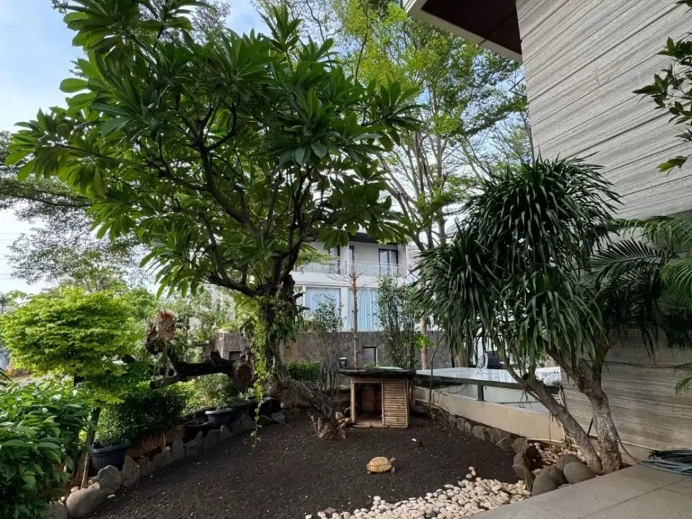 Dijual Rumah Mediterania Boulevard