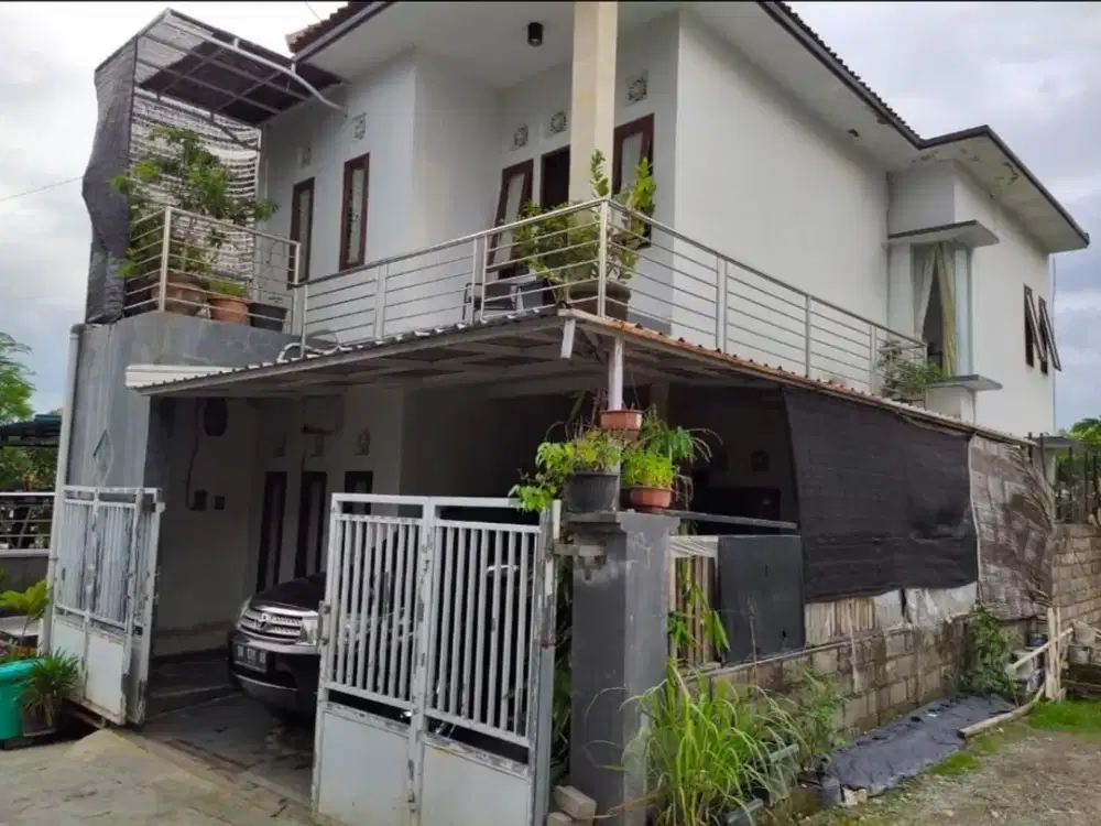 RUMAH 2 LANTAI DI AREA KEBO IWA DENPASAR BARAT DEKAT SEKOLAH NEGRI