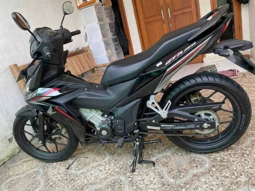 JUAL MOTOR SUPRA GTR