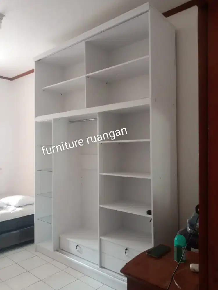 Lemari pakaian seleding 2 pintu kabinet/lemari tas yah jg