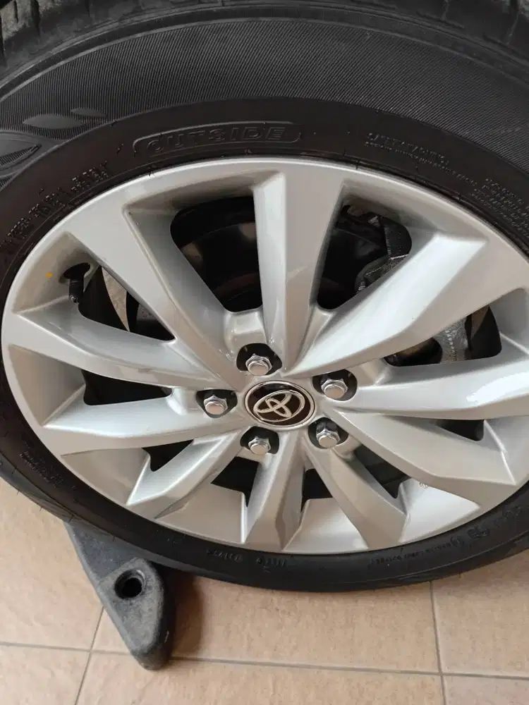Dijual Velg Dan Ban Orisinil Innova Zenix Type V