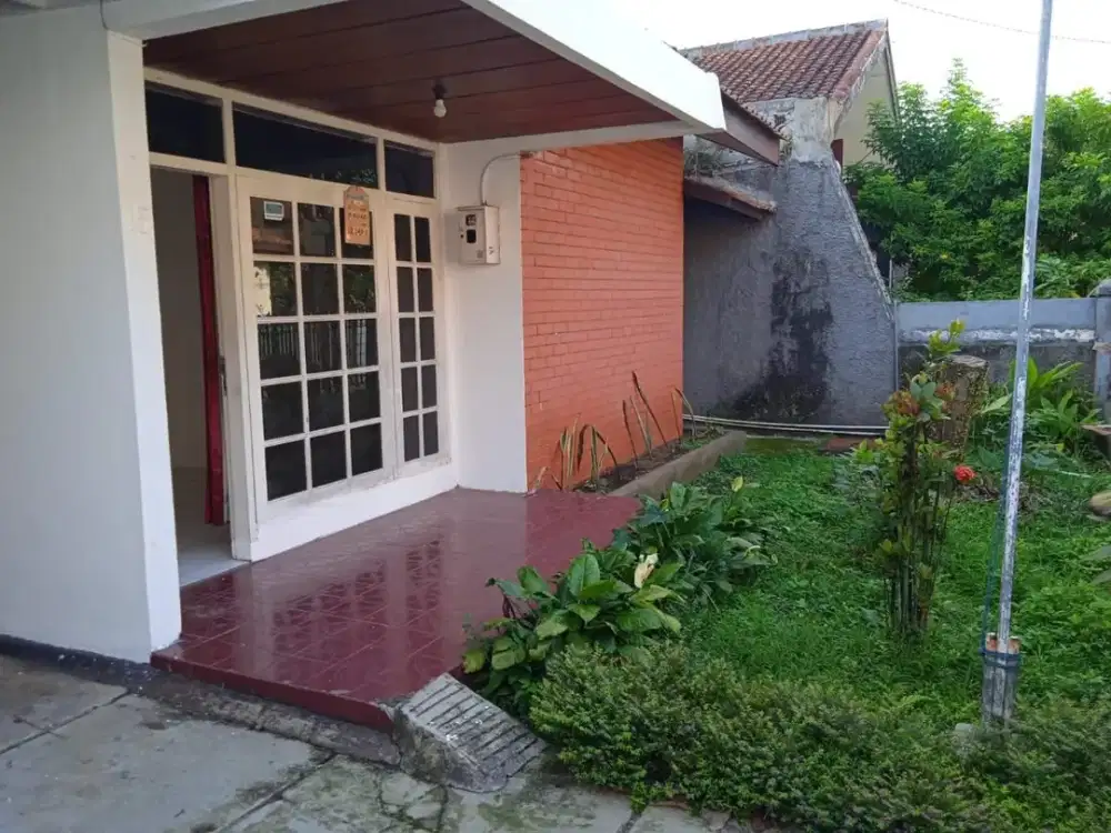 dijual cepat rumah DI JANTUNG BUAH BATU BANDUNG  Rumah Asri, Strategis, & Harga Turun Drastis!