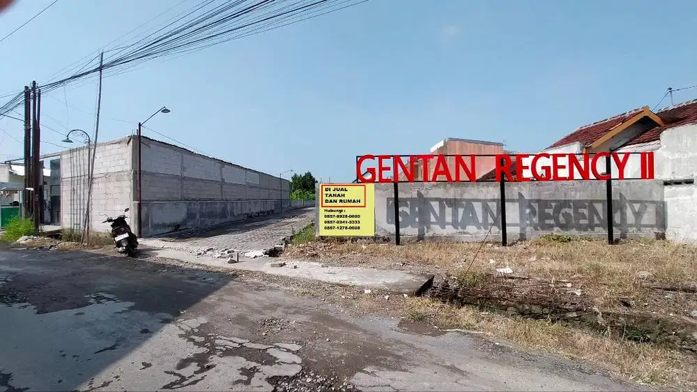 Tanah kavling siap bangun dekat Jalan Raya. (Belakang Luwes Gentan)