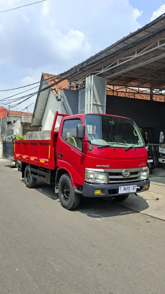 Hino Dutro 110sd engkel 4roda bak 3way orisinil 2015