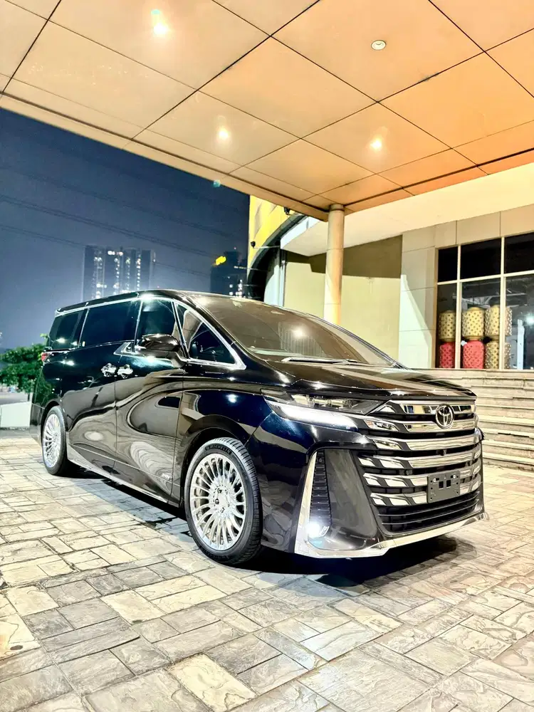 Toyota Alphard 2024 Hybrid