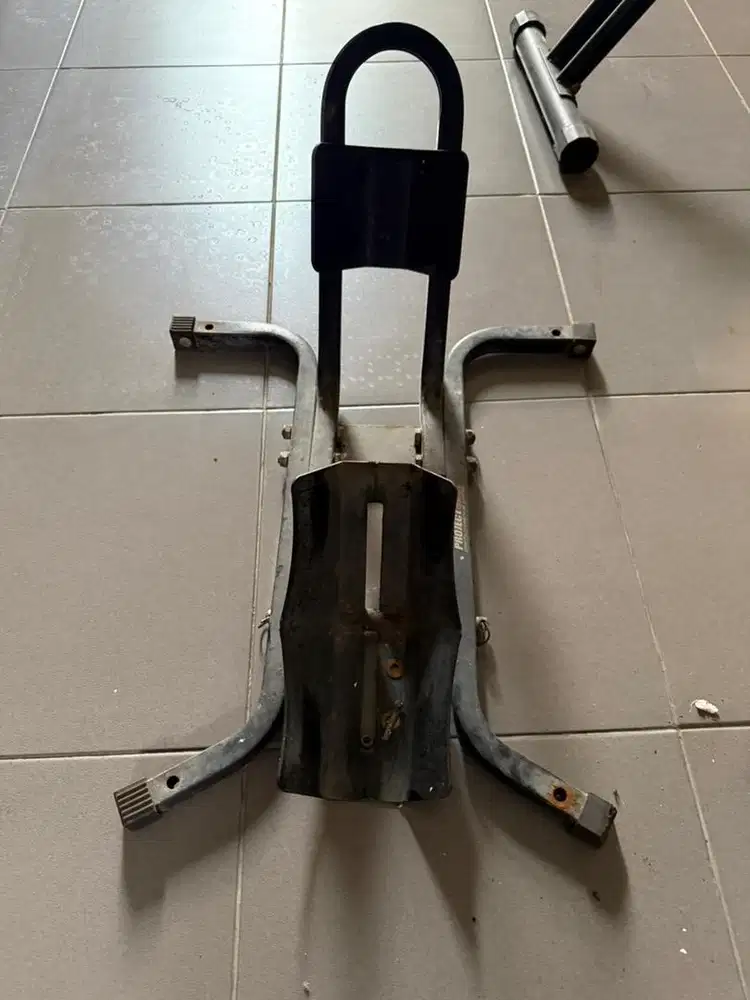 Single paddock penjepit ban depan