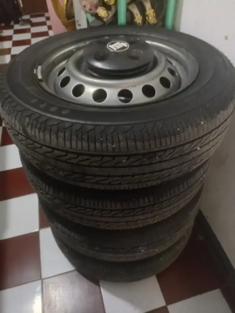 Velg kaleng + ban + dop 1 set (4pcs) PCD 4x100