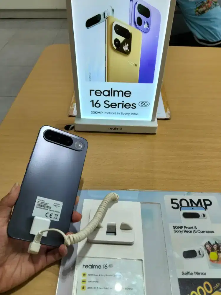 Realme R16 12/256