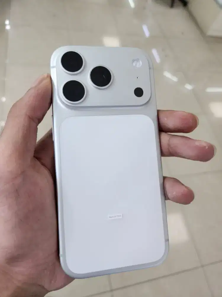 Iphone 17 pro 256 ibox open box