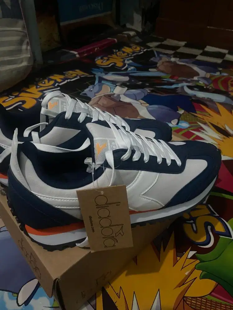 Dijua baru separu diadora,Size 44,Lok cawang Jaktim