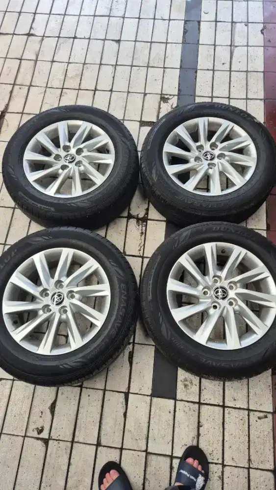 Velg second R16 oem innova zenix pcd 5x114