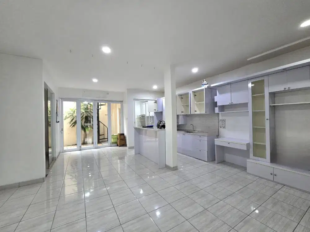 Sewa 4 BR Serenade Lake, Gading Serpong