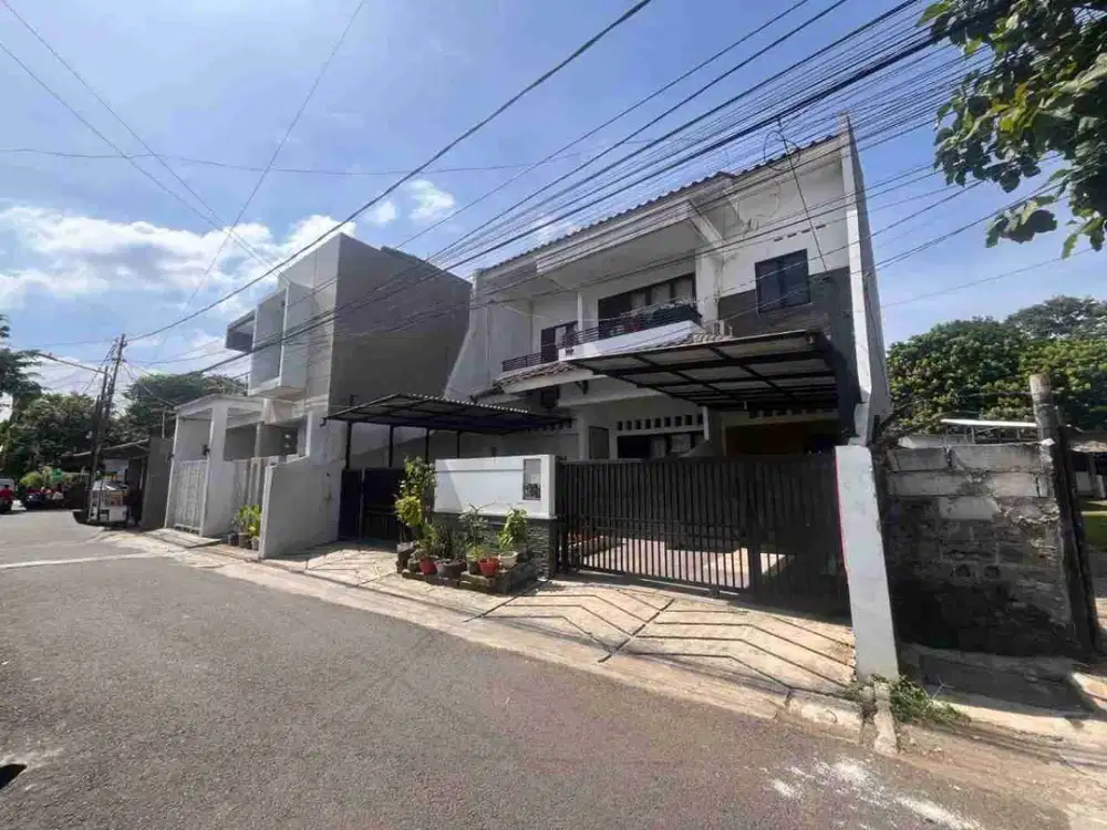 Lebak Bulus Cilandak Rumah Siap Huni Halaman Luas Lingkungan Nyaman
