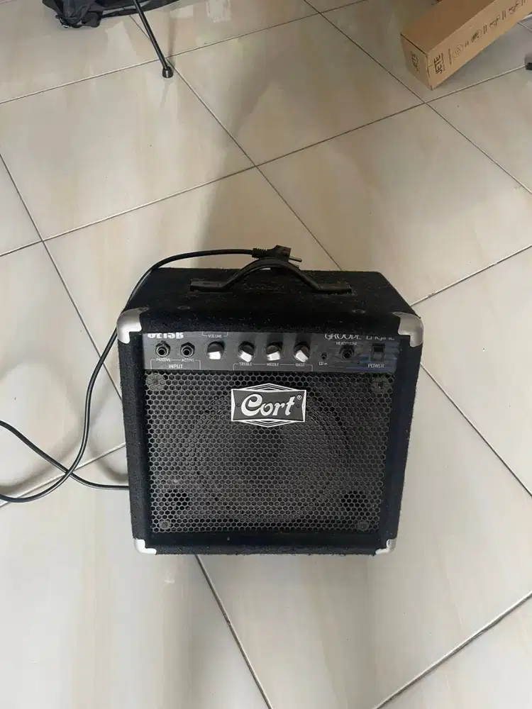 amplifier bass Cort GE15B