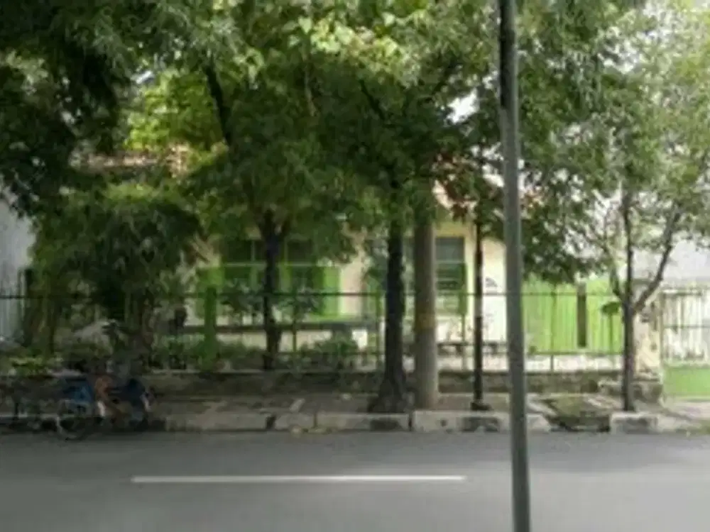 Dijual Rumah Strategis di Jalan Jaksa Agung Suprapto Dekat ke Jalan Ambengan