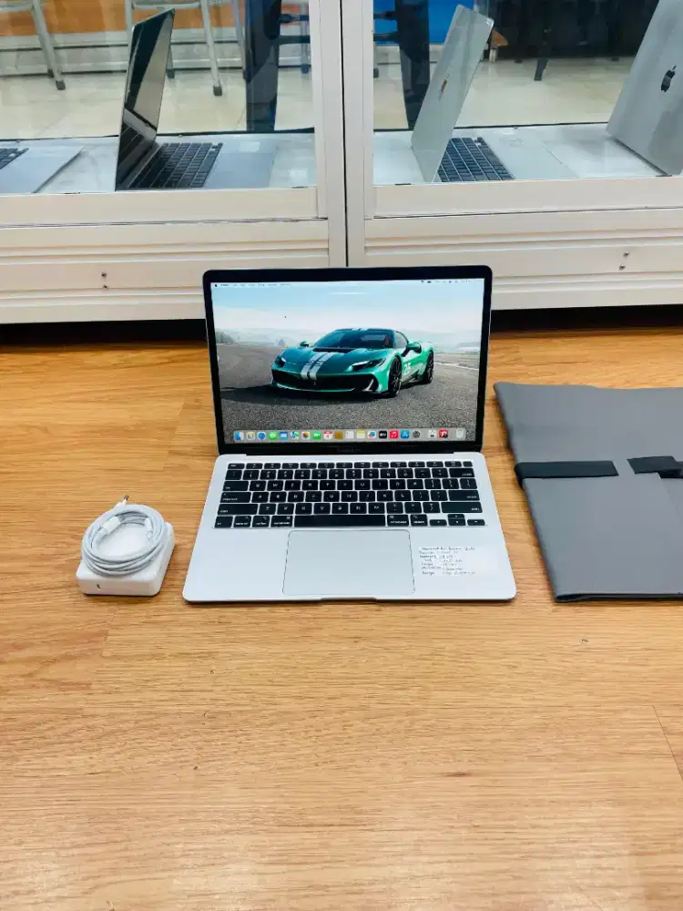 MacBook Air Retina 13 2020 Core i5 / 8 GB / 256 GB