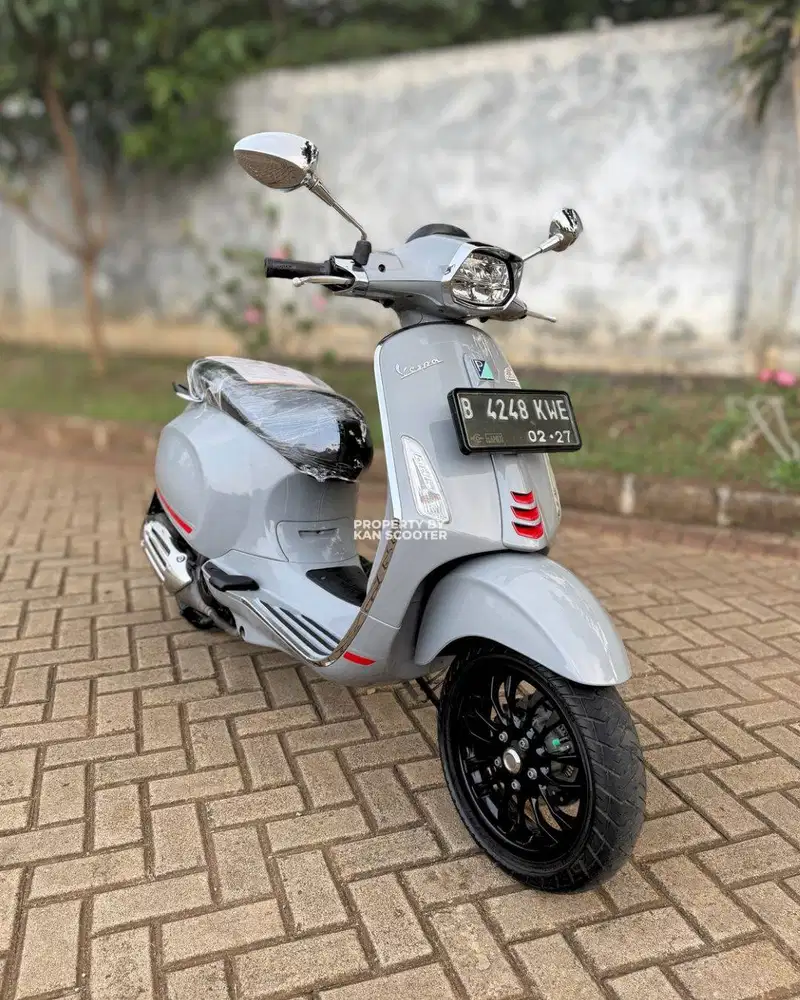 JUAL MIURAH VESPA SPRINT 150 iGET ABS FACELIFT 2021 MULUS