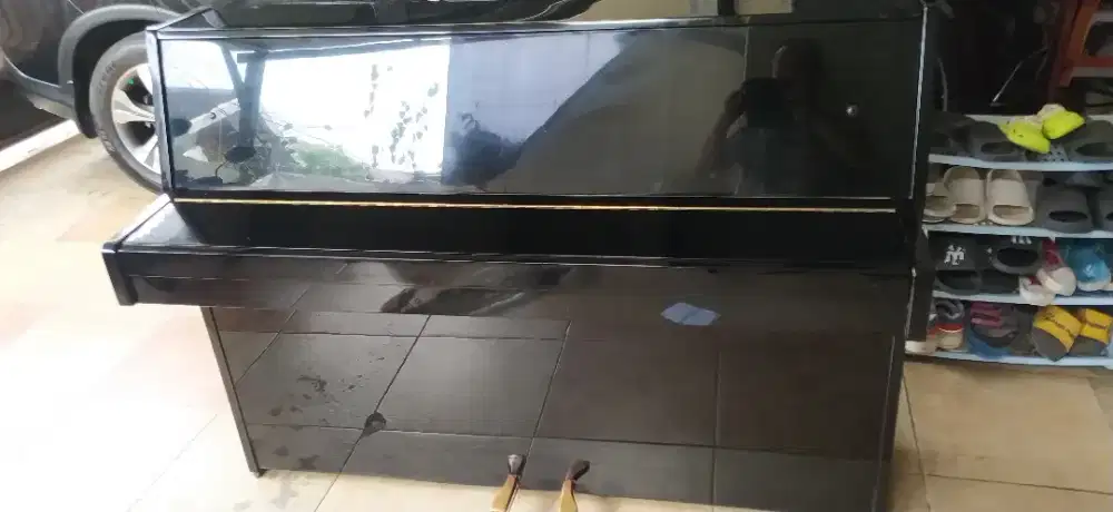JL piano merk yamaha type LU 80 hitam
